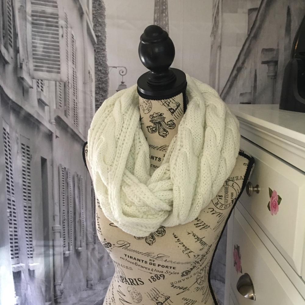 Ivory Cable Knit Infinity Scarf - Picture 2 of 7